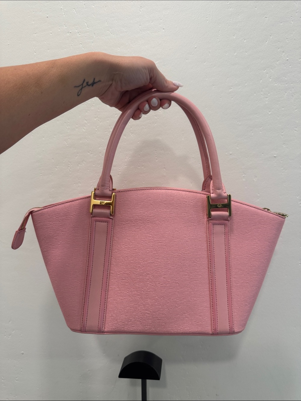 MCM Pink Leather Structured Top-Handle Tote with Gold Hardware - Picture 6 of 8